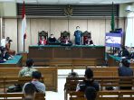 novel-baswedan-tak-hadiri-sidang-vonis-penyiraman-air-keras_20200716_185015.jpg