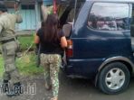 nr-saat-diamankan-oleh-petugas-satpol-pp-kabupaten-gresik_20170408_043556.jpg