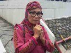 Ibu Indah Permatasari Kembali Senggol Arie Kriting, Sindir Mobil Bekas dan Cicilan Rumah: Ndak Level