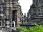 obama-kunjungi-candi-prambanan_20170629_171650.jpg