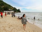 obyek-wisata-pantai-mimi-land-singkawang-ramai-pengunjung_20160714_115502.jpg
