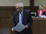 oc-kaligis-divonis-5-tahun-6-bulan-penjara_20151217_224548.jpg