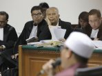 oc-kaligis-jalani-sidang-mendengarkan-kesaksian_20150928_221952.jpg