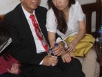 oc-kaligis-sebelum-sidang-berselfi-dengan-kerabat_20151002_171551.jpg