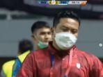 ofisial-persis-solo-erwin-widiyanto-saat-melakukan-tindakan-kurang-terpuji.jpg