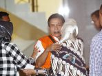 ok-arya-zulkarnaen-ditahan-kpk-tertangkap-ott_20170915_092343.jpg