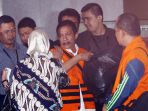 ok-arya-zulkarnaen-ditahan-kpk-tertangkap-ott_20170915_092747.jpg