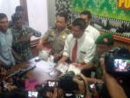 oknum-anggota-kodim-inhil-koptu-ip-diamankan-polda-riau_20160314_143302.jpg