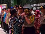 oknum-pejabat-kelurahan-lakukan-pungli-perekrutan-phl_20170203_172018.jpg