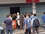 olah-tkp-korban-keracunan-gas-di-ruko.jpg