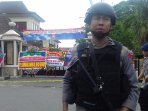 olah-tkp-pasca-bom-bunuh-diri-di-mapolresta-surakarta_20160705_130932.jpg