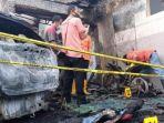 olah-tkp-rumah-pejabat-du-tulungagung-yang-terbakar.jpg
