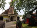 olah-tkp-teror-bom-medan_20160829_212036.jpg