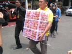 oleh-oleh-inul-untuk-ipul_20160222_123300.jpg