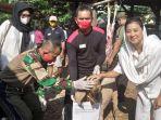 olivia-zalianty-menyerahkan-kambing.jpg