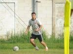 ondrej-kudela-menjalani-latihan-perdana-bersama-persija-jakarta-di-lapangan-nirwana-park.jpg