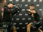 one-championship-gelar-latihan-terbuka-untuk-petarung_20170914_182343.jpg