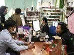 operasi-pasar-berantas-rokok-ilegal-bea-cukai.jpg