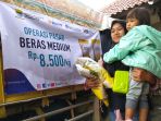 operasi-pasar-beras-medium-di-kecamatan-rancasari-kota-bandung_20230214_175354.jpg