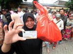 operasi-pasar-daging-murah-jelang-lebaran_20160628_223712.jpg