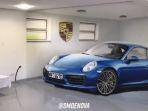 orang-ini-lukis-mobil-impiannya-porsche-911-di-dinding-garasi-rumahnya.jpg