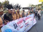 orasi-mahasiswa-papua-di-patung-kuda.jpg