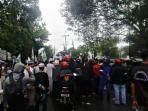 ormas-islam-geruduk-polrestabes-medan_20161014_174626.jpg