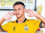 osvaldo-haay-resmi-gabung-bhayangkara-fc.jpg