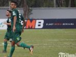 otavio-dutra-kenakan-celana-terbalik_20180904_014120.jpg