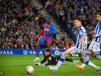 ousmane-dembele-kiri-melihat-bola-di-sebelah-kiper-real-sociedad.jpg