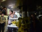 pabrik-narkoba-dan-4-tersangka-diamankan-polrestabes-surabaya_20171109_154024.jpg