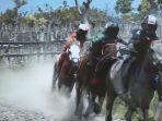 pacuan-kuda-penyaring-di-desa-penyaring-moyo-sumbawa.jpg