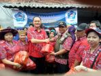 paguyuban-psmti-salurkan-bantuan-korban-banjir-jakarta_20200110_062203.jpg