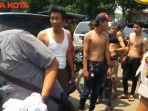 pakai-baju-provokatif-di-tps_20170419_134515.jpg