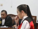 pakai-riasan-tebal-jennifer-dunn-jalani-sidang-lanjutan_20180515_013559.jpg