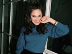 pakai-sandal-jepit-penampilan-luna-maya-instagramcomlunamaya_20180320_145702.jpg
