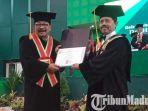 pakde-karwo-dianugrahi-gelar-doktor-honoris-causa-bidang-ilmu-pendidikan-agama-uinsa.jpg