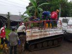 palang-merah-indonesia-pmi-kirim-mobil-hagglund-1231.jpg