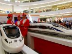 pameran-kereta-cepat-china_20150813_202722.jpg