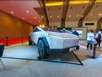 pameran-otomotif-tesla.jpg