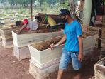 pandemi-covid-19-pedagang-peti-mati-kebajiran-order_20200915_144303.jpg