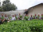 Lapas Sukamiskin Panen Perdana 106 Kg Kangkung, Dukung Ketahanan Pangan Nasional