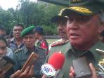 pangdam-bukit-barisan-mayjen-tni-lodewyk-pusung_20160720_133105.jpg