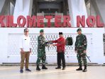 pangdam-iskandar-muda-terima-buku-masyarakat-pancasila_20210119_142255.jpg