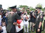 pangdam-xvi-pattimura-mayjen-tni-richard-tampubolon-usai-melantik-313-prajurit-tamtama-tni-ad.jpg