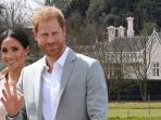 pangeran-harry-dan-meghan-markle_20180726_094656.jpg