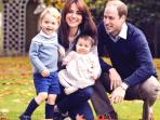 pangeran-william-dan-kate-middleton-foto-bersama-kedua-anaknya_20151221_203609.jpg