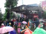 panggung-utama-penutupan-festival-palang-pintu-2017-terlihat-sepi_20170507_163901.jpg