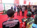 panglima-bagikan-laptop-nih3.jpg