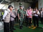 panglima-kapolri-dan-menteri-tinjau-kesiapan-musik-pelabuhan-ci_20230411_102313.jpg